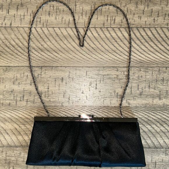 Luxe Tufted Satin Clutch w/17” drop. Security clasp Driver’s license 🪪 slot - Picture 3 of 17